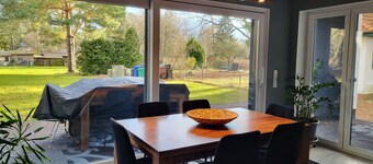 Stylish accommodation near the water with large double garage and home gym