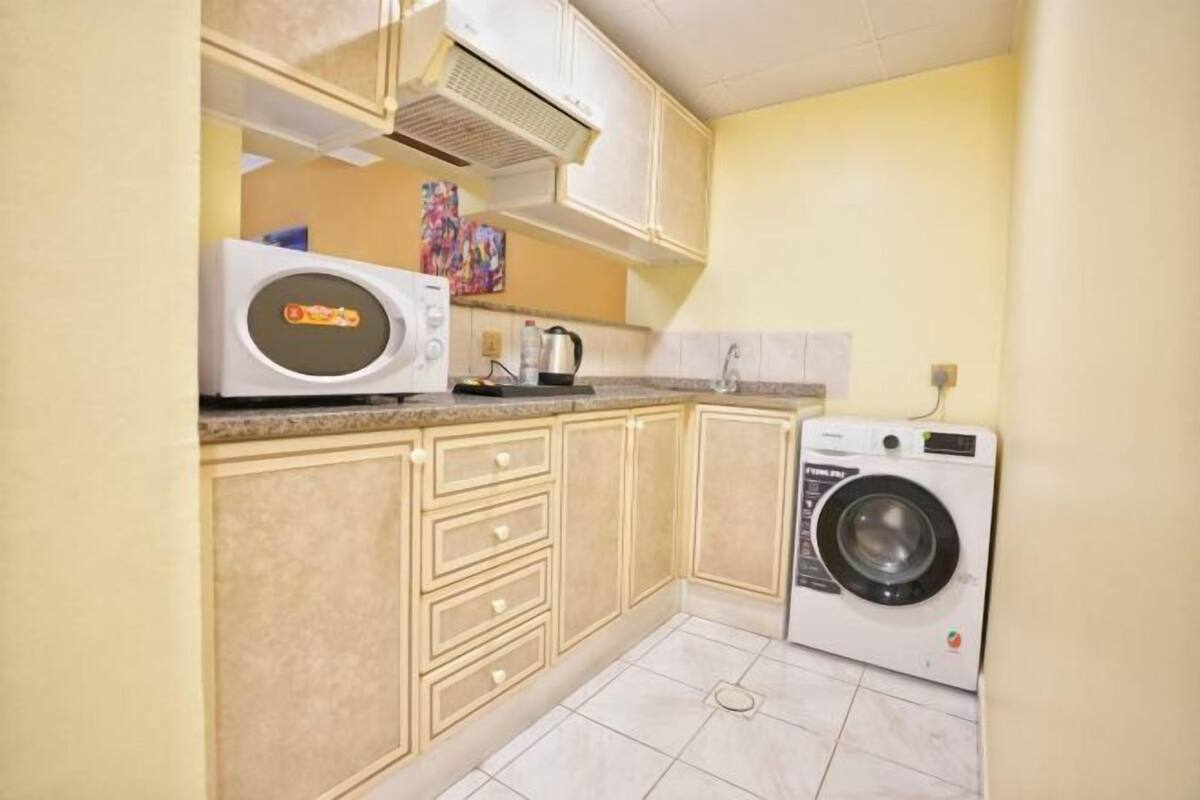Fridge, microwave