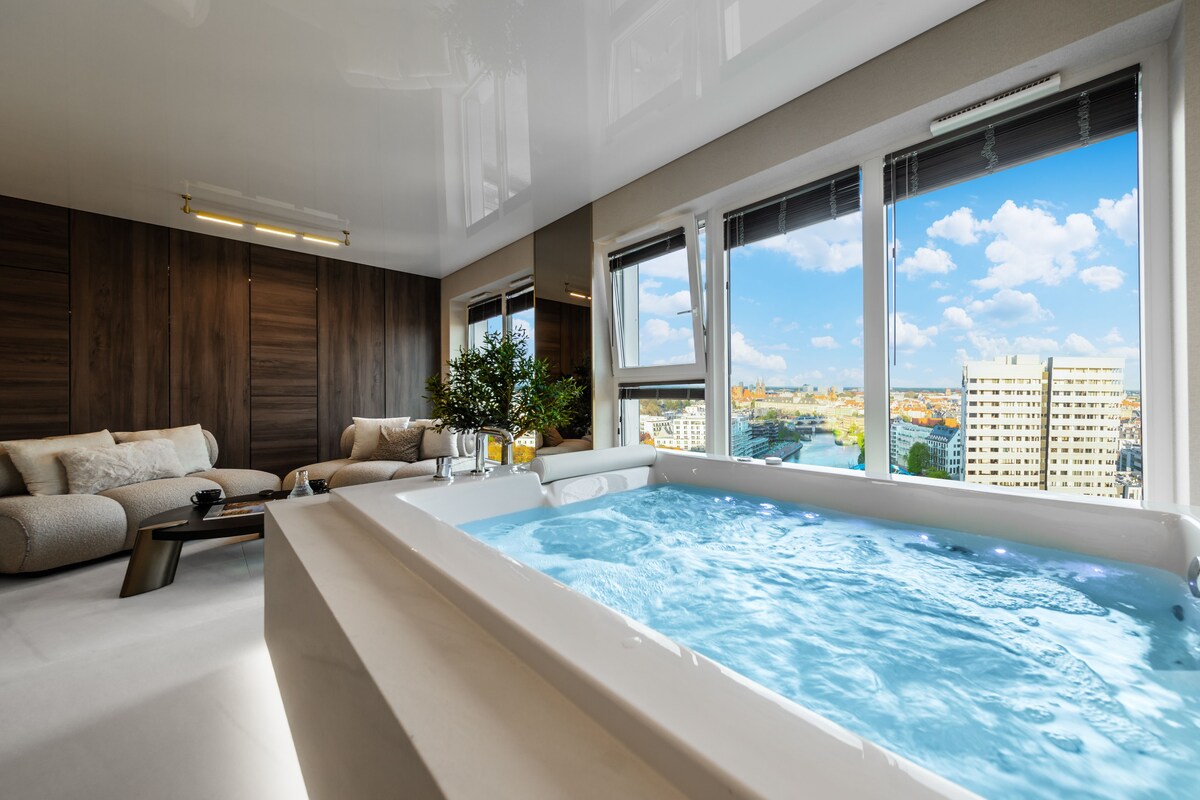 Private spa tub