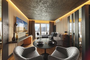 Deluxe Studio Suite, River View | Individually furnished, free WiFi