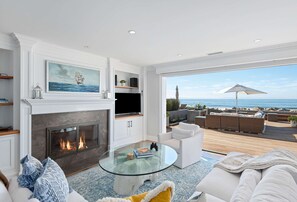 TV, fireplace - Seacliff Beach Retreat - Amazing Beachfront for Family of 6 (Ventura)