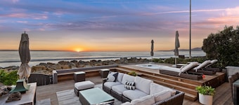 Beachfront Ventura Home with Hot Tub Sleeps 6