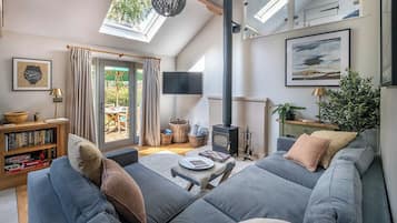 Cottage, 2 chambres | Coin séjour | Télévision à écran plat