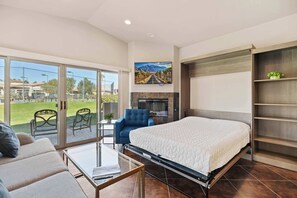 Desk, WiFi, bed sheets