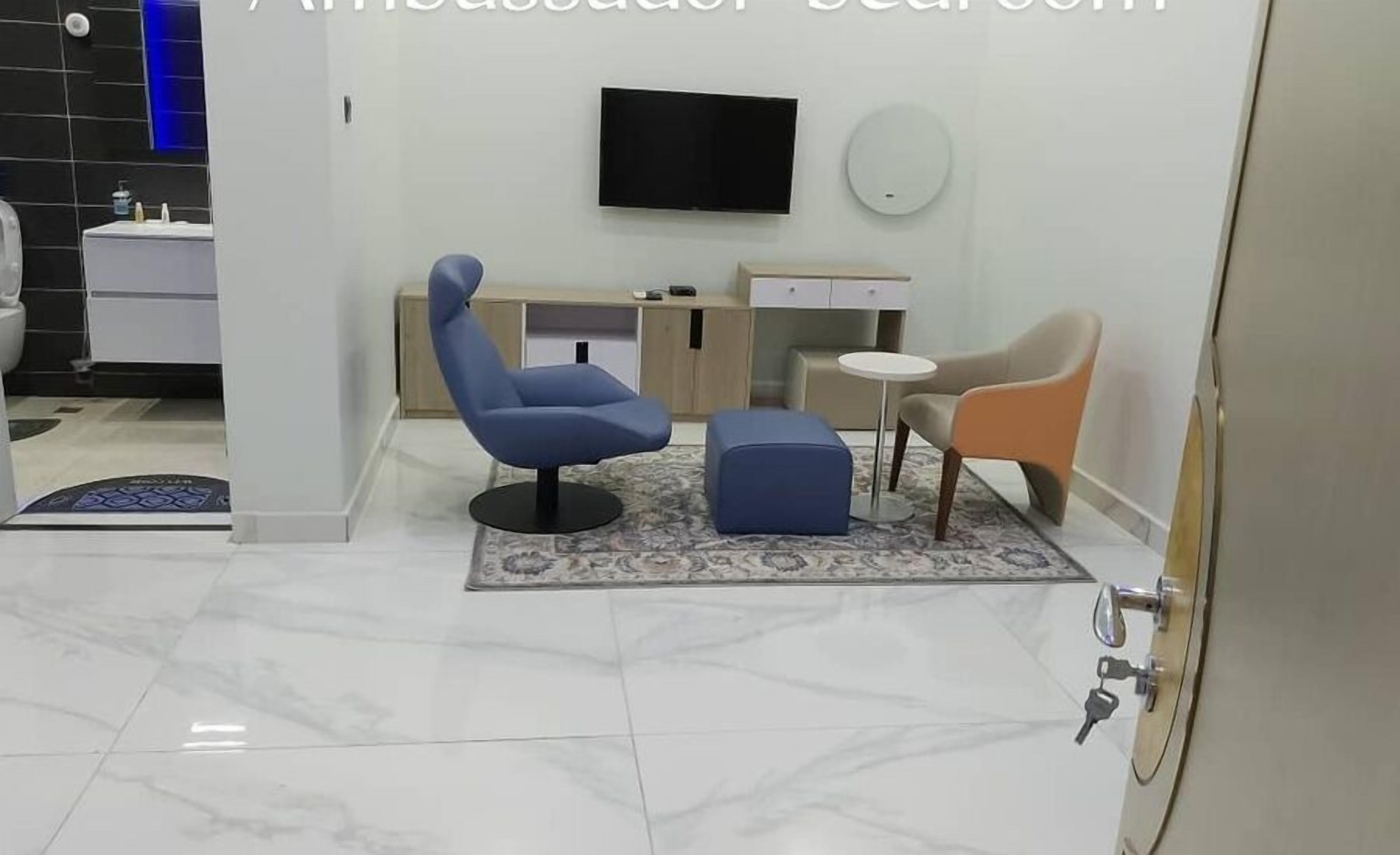 Family Apartment, Balcony, City View | Living area