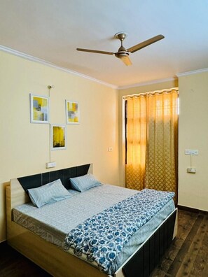 Deluxe Double Room | Free WiFi - Luxe Heaven (Jaipur)