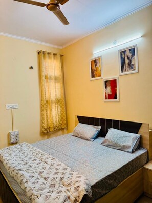 Deluxe Double Room | Free WiFi - Luxe Heaven (Jaipur)