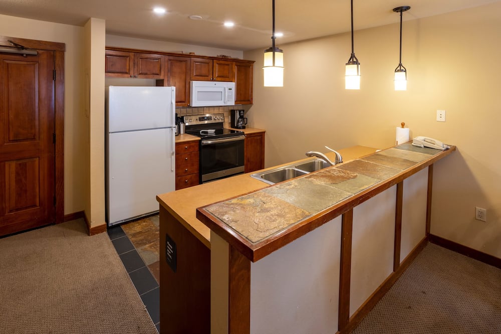 3413 - One Bedroom + Den Standard Powderhorn Lodge 1 Condo - Brighton, UT