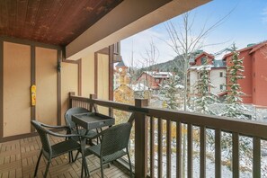 Apartment, 3 Schlafzimmer | Speisen im Freien