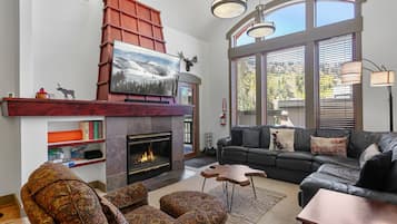 Stadtwohnung, 3 Schlafzimmer | Wohnbereich