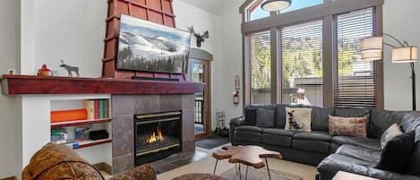 Townhome, 3 Bedrooms | Living area