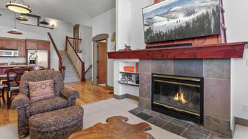 Maison mitoyenne, 3 chambres | Coin séjour