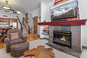 Maison mitoyenne, 3 chambres | Coin séjour