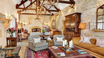 Deluxe House, Garden View | Living area | Smart TV, heated floors