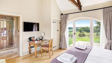 Deluxe House, Garden View | Egyptian cotton sheets, premium bedding, individually decorated