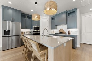 Private kitchen - Your Happy House 5 Bedroom Townhouse (St. George)