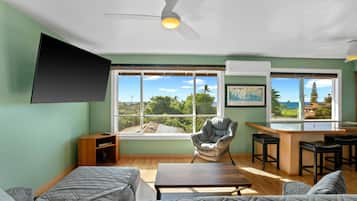 Condo, 2 Bedrooms | Interior