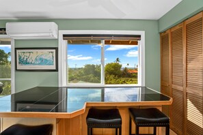Condo, 2 Bedrooms | Bahagian dalam