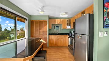 Condo, 2 Bedrooms | Private kitchen | Fridge, oven, coffee/tea maker, toaster