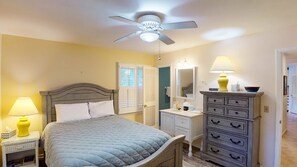 Apartment, 3 Bedrooms | 3 bedrooms, iron/ironing board, free WiFi