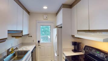 Apartemen, 3 kamar tidur | Dapur pribadi | Lemari es, oven, mesin pembuat kopi/teh, dan pemanggang roti