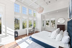 5 bedrooms, desk, iron/ironing board, free WiFi