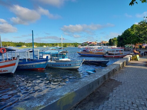 Comfortable and family-friendly Apart II in Itaparica, right on the beach, pet-friendly. P.