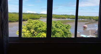 Cozy apartment on Cacha Pregos beach, picturesque nature. Pets accepted size P