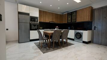 Appartement Familial, 3 chambres | Cuisine privée | Réfrigérateur, four, plaque de cuisson, lave-vaisselle