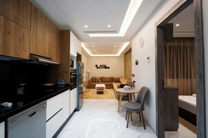 Refrigerador, horno, placa de cocina, lavavajillas