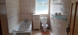 Bruser, håndklæder, Sæbe, Toiletpapir