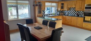 Refrigerador, microondas, horno y lavavajillas 