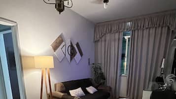 Apartamento | Área de estar | TV