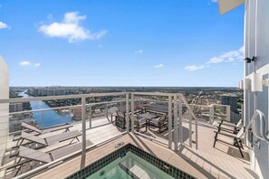 Outdoor dining - 2BR Ocean Penthouse: Private Terrace & Hot Tub (Hollywood)