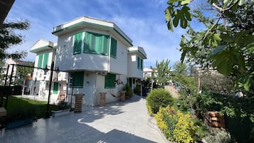 Mặt tiền nơi lưu trú