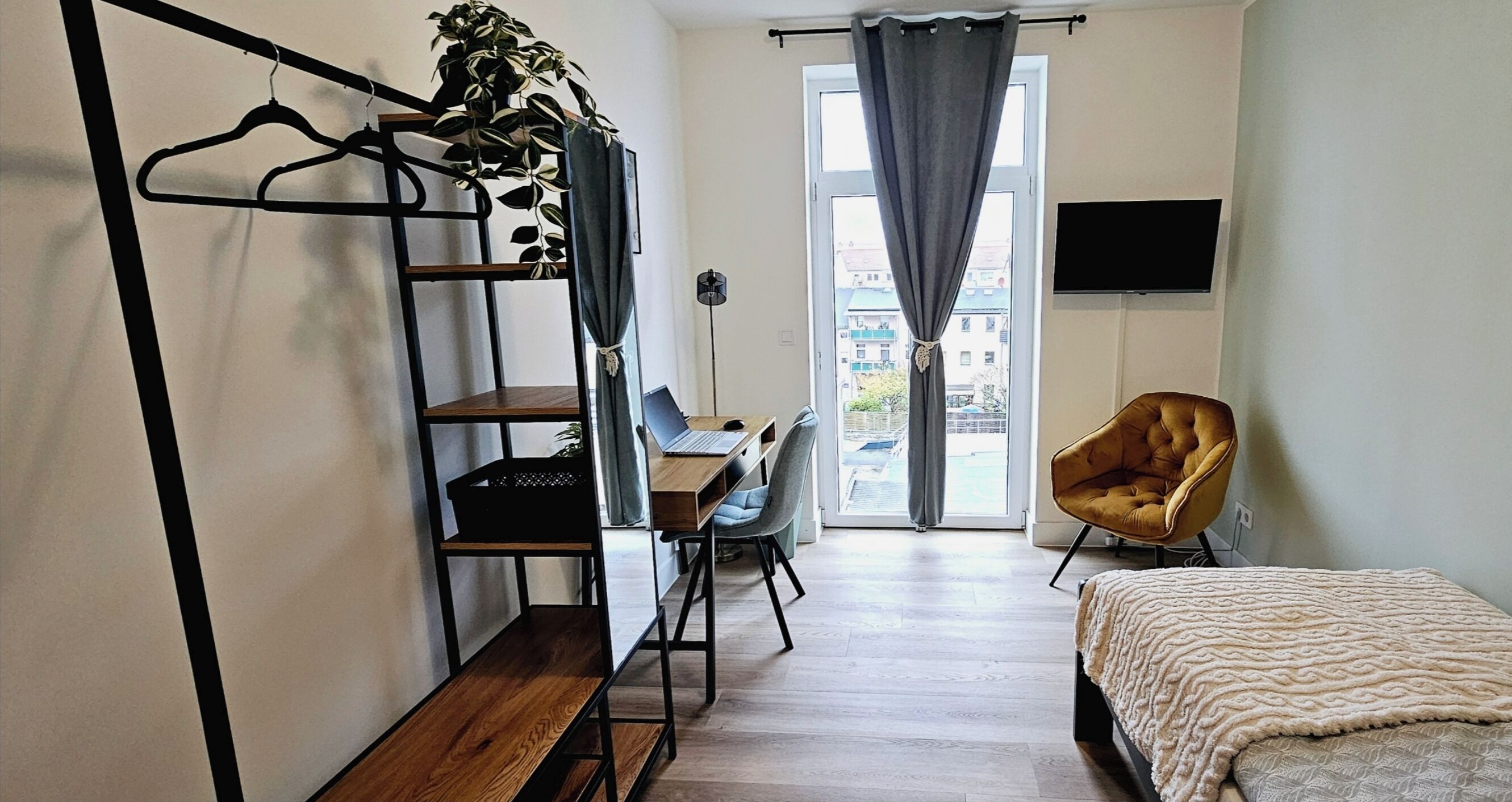 4 Schlafzimmer, Schreibtisch, Bügeleisen/Bügelbrett, kostenloses WLAN