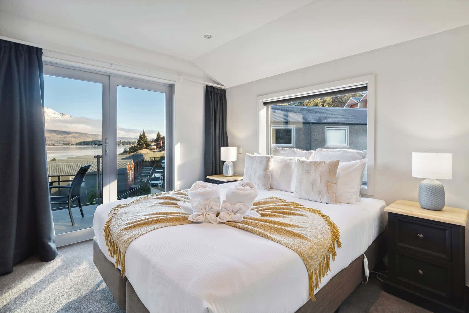 4 habitaciones, tabla de planchar con plancha, cuna de viaje y wifi 