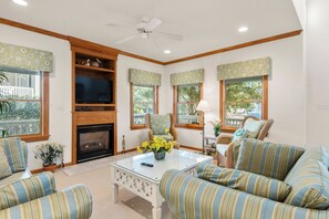 Smart TV, table tennis