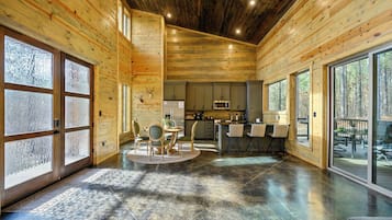 KĂŒhlschrank, Mikrowelle, Ofen, Herdplatte