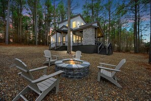 Terrace/patio - All the Vibes + 2 Story + Shuffle Board + Split Floor Plan + Ride to ATV Trails (Broken Bow)