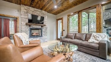 Smart TV, fireplace, stereo