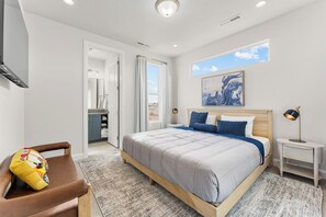 5 bedrooms, desk, iron/ironing board, internet - Your Happy House: Desert Color Lagoon + Beaches, Hot Tub (St. George)