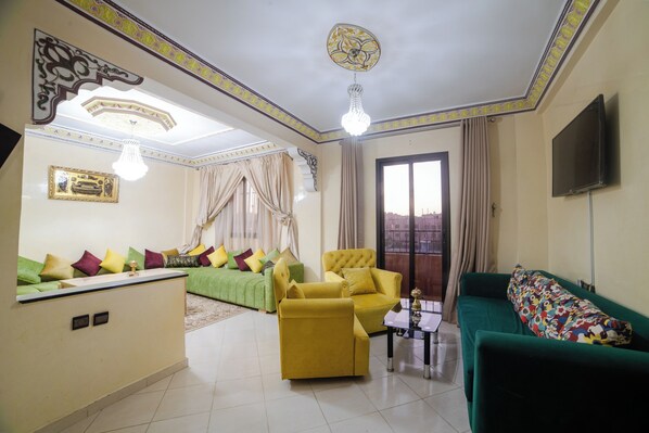 Apartment, Balcony | Living area