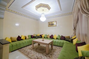 Apartment, Balcony | In-room dining