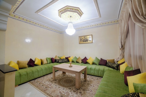 Departamento, balcón | Servicio a la habitación