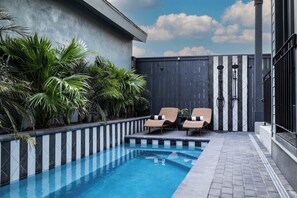 Luokittelematon kuva, 2 kautta 42, painike