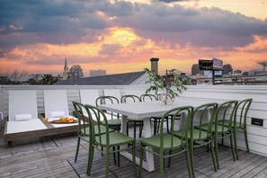 Outdoor dining - Luxury on Magazine St | Heated Plunge Pool (New Orleans)