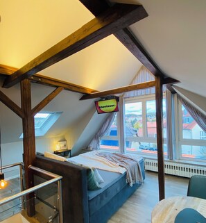 1 bedroom, free WiFi, bed sheets - Modern and central apartment for up to 3 people in the heart of Coswig (Coswig)
