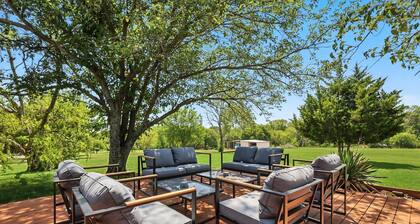 Lone Star Getaway - 5BD/3BA w Game Room & Backyard