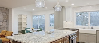 Lone Star Getaway - 5BD/3BA w Game Room & Backyard